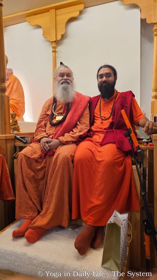 1. vishwagruji and swami avatar puriji wm
